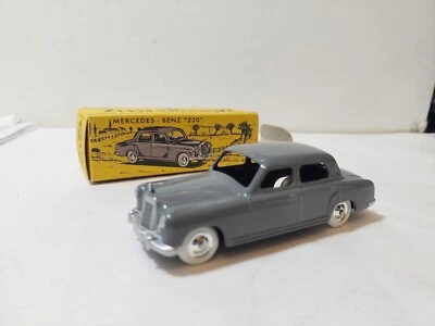 CIJ REEDITION - MERCEDES BENZ - 220 4-DOOR 1957 - Image 1 of 4