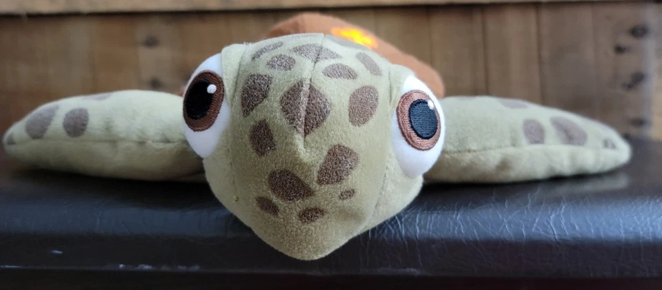 Disneyland Walt Disney Parks Pixar Buscando a Nemo 11" Peluche SQUIRT Tortuga Marina Foto 1 de 4