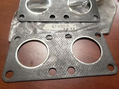 NEW OEM NOS SUZUKI GT250 CYLINDER HEAD GASKET 11141-18710 GT 250 1976 - 1978 x 2 - Изображение 1 из 3