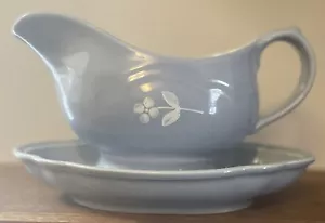 2 Piece Gravy Boat 16 Oz Gazebo Blue White Flower Handle Stoneware Made USA - Picture 1 of 8
