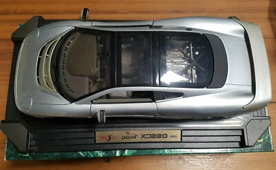 1:12 Maisto 1992 Jaguar XJ220 Argento IN Conf. Orig. - Immagine 1 di 2