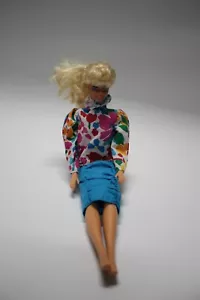 Vintage Barbie Twist N Turn 1966 Malaysia blaue Augen Blume Bluse Rock - Bild 1 von 3