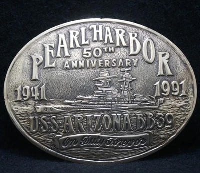 XA19105 VINTAGE 1991 *PEARL HARBOR 50th ANNIVERSARY* U.S.S. ARIZONA BELT BUCKLE - Image 1 of 2