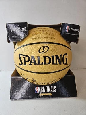 Los Angeles Lakers Gold Spalding 2020 NBA Finals Championship Baloncesto #1822 Foto 1 de 4