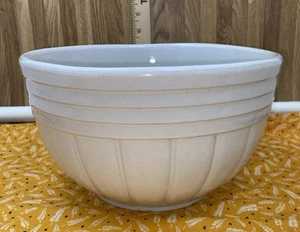 Vtg. 10 In. Mixing Bowl Beige R.Ransbottom Pottery RRP #168 Roseville Ohio-B6 - Picture 1 of 9