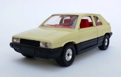 Corgi 11cm Long Vintage Diecast CG84 - Renault 11 GTL - Cream - Image 1 of 3