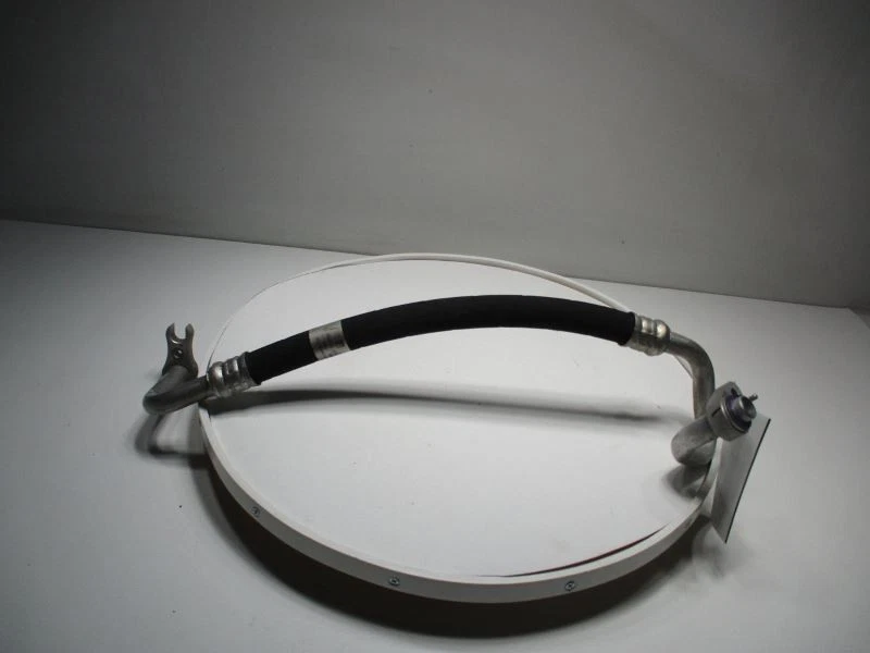 LÍNEA DE MANGUERA DE SUCCIÓN DE AIRE ACONDICIONADO W205 PARA MERCEDES BENZ C300 2015-2018 38840 Foto 1 de 4
