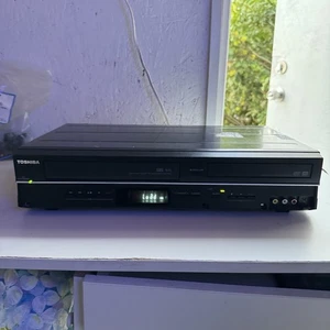 Toshiba DKVR60KU VHS/DVD Recorder VCR Player ⚠️DVD Not Working⚠️ - Picture 1 of 4