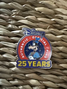 Prendedor de aniversario comercial de 25 años de prendedor de los parques de Disney LR Goofy - Imagen 1 de 2