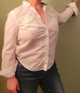 Women's collared dressy shirt white with textured dots, very lightweight. - Picture 1 of 3