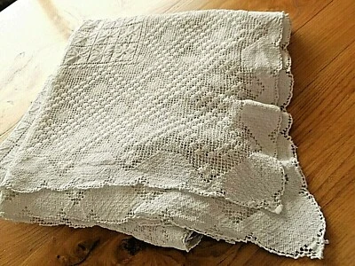 Linge ancien  Nappe ou surnappe  dentelle au crochet fin  ( 197 x 128 cms ) - Photo 1/4