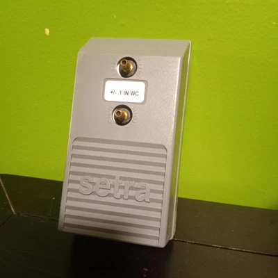 Setra 26410R1WB11A1F Low Differential Pressure Transducer; 24 VDC; 4-20mA - Image 1 of 2