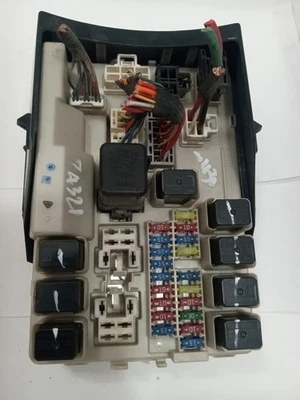 284B7EG01A 2006-2010 Infiniti M35 M37X M45 Módulo de alimentación IPDM Relé de caja de fusibles Foto 1 de 4