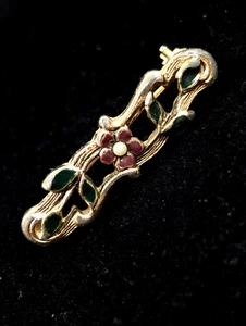 Vintage 1928 Pink Flower Vine Gold Tone Small Bar Pin Brooch Signed - Picture 1 of 10
