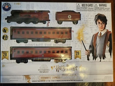*NEW* Lionel-Harry Potter- Hogwarts Express Mini Train Set (LNL711981-ST) - Image 1 of 4
