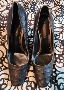 Rare Louis Vuittons Black Ostrich Size 38.5 Pumps - Picture 1 of 12