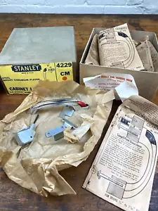 5 JUEGOS DE PESTILLOS DE GABINETE Stanley de colección mango 4 7/16"L acento rojo, placa de cromo - Imagen 1 de 8