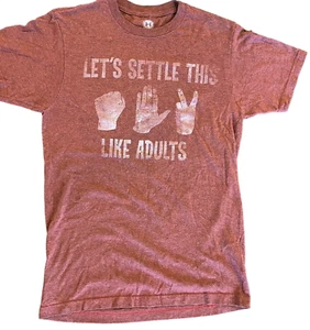 Let's Settle This Like Erwachsene Rochambeau Tshirt Gr. S Rock Paper Schere rot - Bild 1 von 4