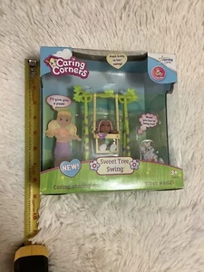 Columpio interactivo para árbol dulce Caring Corners. Casa muñecas/niño pequeño NUEVO - Imagen 1 de 7