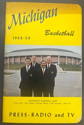 1968-69 MICHIGAN WOLVERINES BASKETBALL MEDIA GUIDE JOHN ORR RUDY TOMJANOVICH - Image 1 of 4