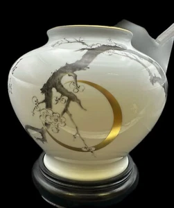 Vintage Japanese Porcelain Vase by Haruo Momoki “Plum Blossom of Crescent Moon” - Picture 1 of 10