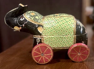 Caja baratija elefante de madera tallada y pintada a mano de colección con ruedas - Imagen 1 de 9