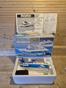Rare NIKKO Radio Controlled DOLPHIN Boat 1:30 Scale Boxed - Untested Electric - Imagen 1 de 3