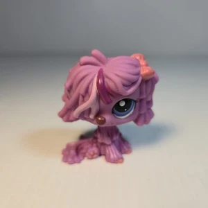 Hasbro Littlest Pet Shop #1872 Komondor Fregona Perro Púrpura Rosa Azul Punto Ojos LPS - Imagen 1 de 3