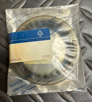 Sello de rueda delantera Mercedes-Benz - 017-997-39-47 - para MBZ S500 y otros Foto 1 de 2