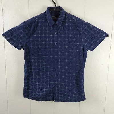 Camisa con botones Forever 21 para hombre azul medio cuello geométrico manga corta Foto 1 de 4