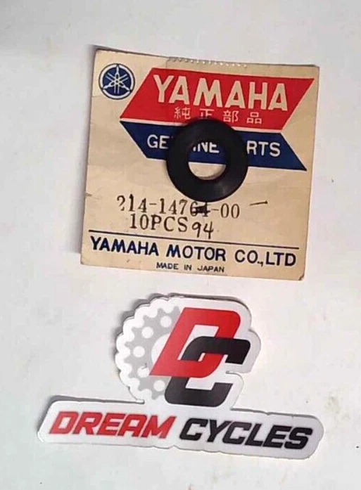 Nuevo de Lote Antiguo Yamaha AT1 DT1 RT1 DT1MX DT1C MX OEM Silenciador Ojal 214-14764-00 ENVÍO RÁPIDO Foto 1 de 1