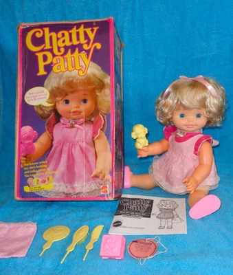 Muñeca Mattel CHATTY PATTY HABLA ~Caja Ropa Juguetes Etiqueta Colgante ~La Muñeca MÁS BONITA LIMPIA Foto 1 de 4