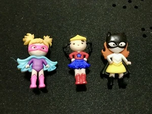 I am a Hero/Super Girl/Girl Power Novelty Plastic Buttons/DIY Sewing supplies  - Foto 1 di 10