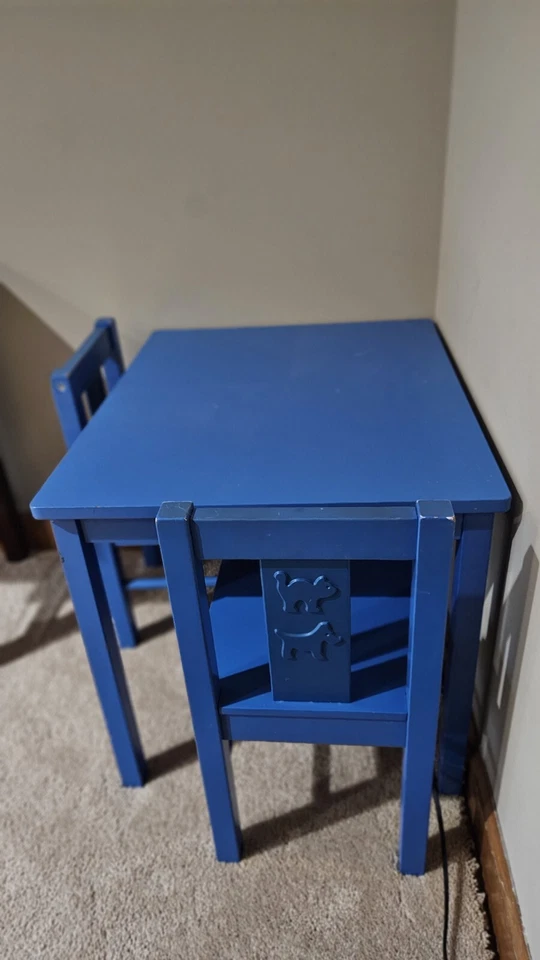 木制儿童桌椅  — 第 1/1 张图片