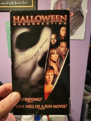 Halloween Resurrection VHS (2002)  - Image 1 of 4