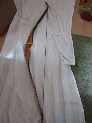 Vintage 1970's Shakespeare Archery Wambaw Recurve Bow RH45# 58" Nice - Image 1 of 4
