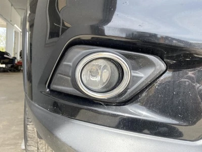 Luz de conducción usada se adapta a: Nissan Rogue 2016 conducción antiniebla en parachoques grado A Foto 1 de 4