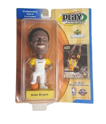 Kobe Bryant Bobblehead Upper Deck Play Makers com cartão 2001 Los Angeles Lakers - Imagem 1 de 4