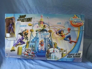 NEW DC Super Hero Girls Super Hero High School Playset w, Batgirl Figure SEALED - Picture 1 of 2