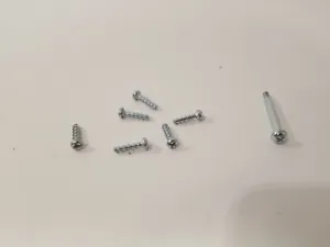 Screws for handle assembly Hoover WindTunnel UH70120 Hoover T2 304233001 - Picture 1 of 2