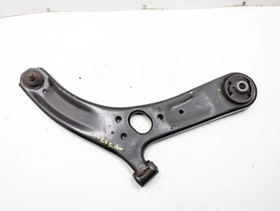 12 13 14 15 KIA RIO BRAZO DE CONTROL INFERIOR DELANTERO PASAJERO LADO DERECHO OEM Foto 1 de 4
