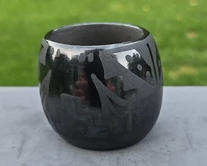 Santa Clara Pueblo Blackware Pottery Seed Bowl Signed Myra 2"h x 3"w - Picture 1 of 13