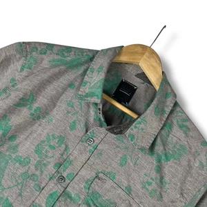 Split Co Men’s Size L Gray Short Sleeve Green Floral Button Down Shirt - Picture 1 of 4