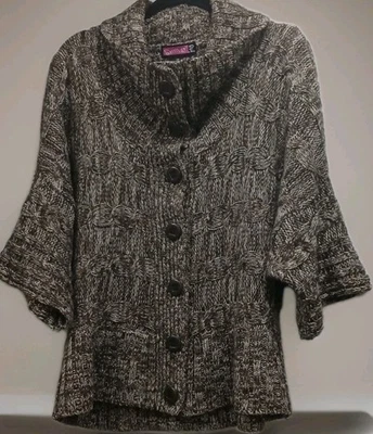 Say What? Mujer 2X Cárdigan Marrón Tejido Botón Mantón Cuello Grannycore Y2K Acogedor Foto 1 de 4