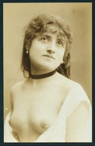 Französisches 1905 gewagtes FOTO außergewöhnliches Nahaufnahme PORTRAIT Halsband schöne Figur - Bild 1 von 1