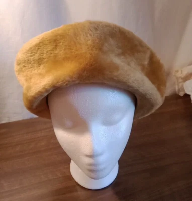 Sombrero de piel vintage Gertrude Menczer Foto 1 de 4