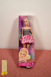 Barbie Fashionistas Puppe #213, blond mit gestreiftem Oberteil - Bild 1 von 4