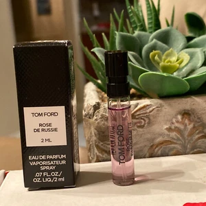 Tom Ford Rose De Russie Eau De Parfum Sample Spray Vial 2ml /0.07 oz .07 EDP B - Picture 1 of 4