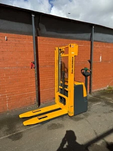 Jungheinrich Forklift forktruck Pedestrian Pallet truck Stacker freelift 2.9m - Picture 1 of 7