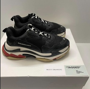 balenciaga triple s black and white